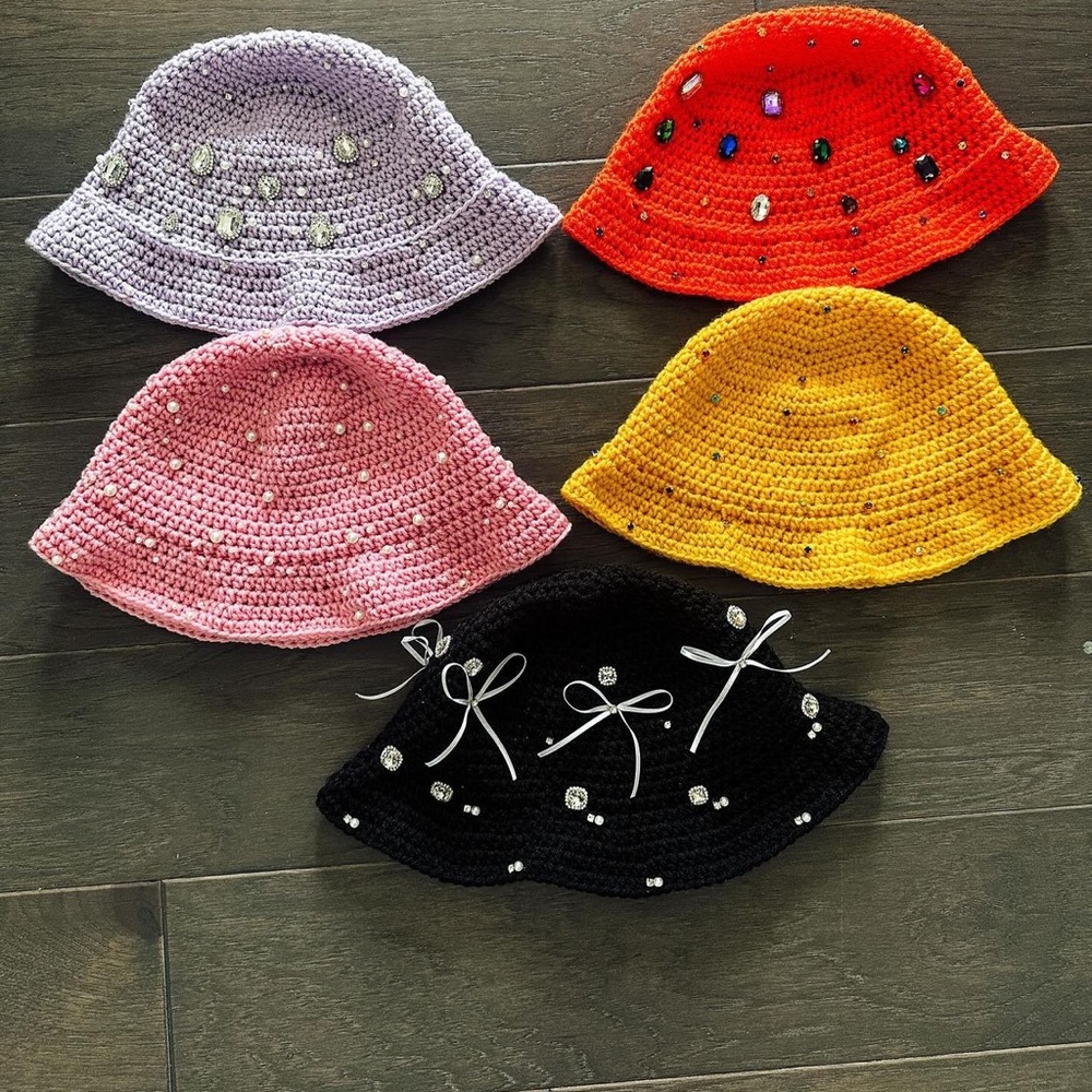 Yellow bucket hat only. Hat is new it doesn’t have a brand tag, just received